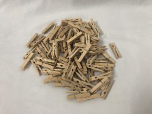 Kẹp gỗ màu gỗ kích thước 0,8 cm x 3,5 cm/cái