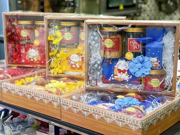Khay giấy giả gỗ viền ren để quà tặng/trái cây/quà tết  kích thước 35x25x8,5 cm/khay