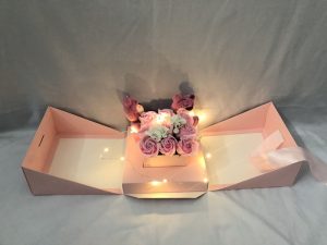 Combo túi và hộp vuông mở đôi hoa hồng sáp màu hồng/combo