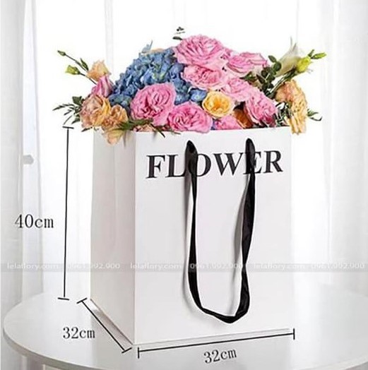 Túi đáy vuông lớn màu trắng để hoa/quà tặng có 2 kích thước/túi