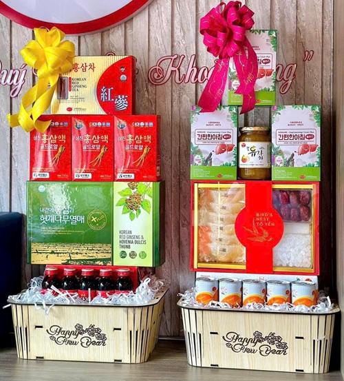 Khay gỗ để quà tết chữ happy new year/cái