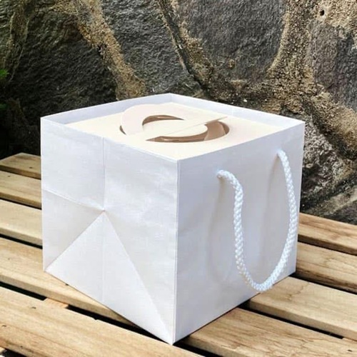 Túi giấy màu trắng đáy vuông để bánh/hoa/sản phẩm nhẹ/túi