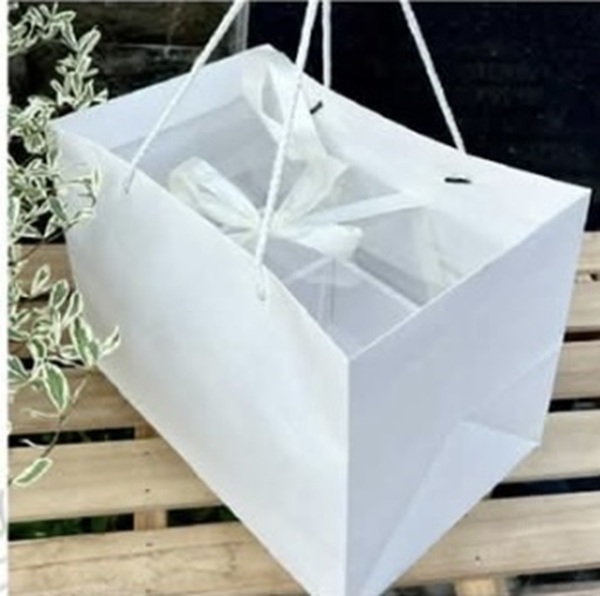 Túi giấy màu trắng chữ nhật đáy to để bánh/hoa/sản phẩm nhẹ/túi